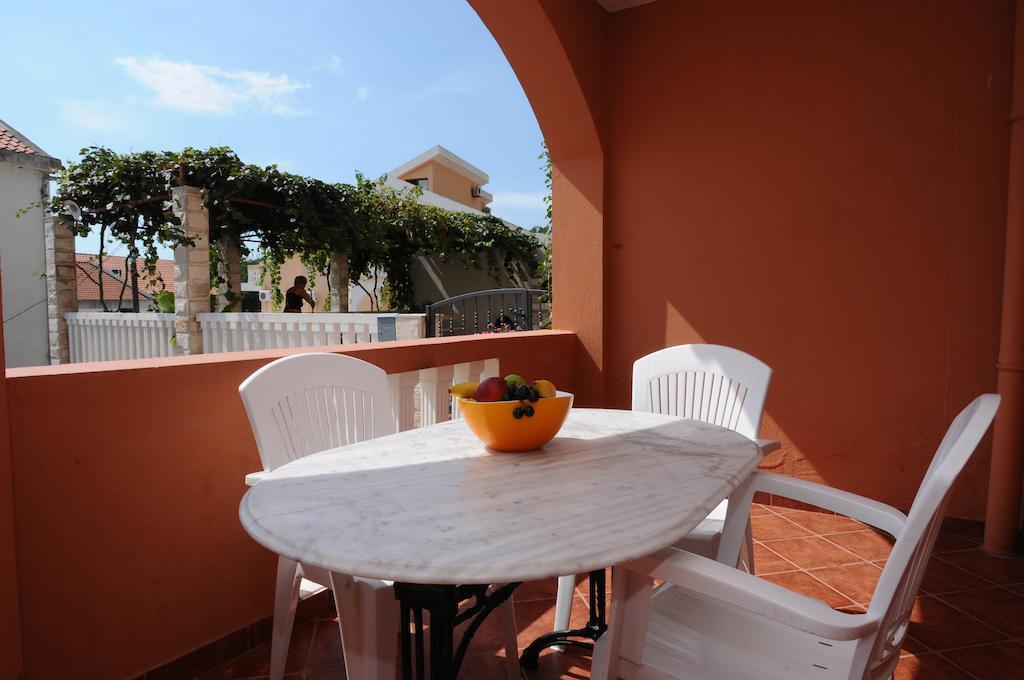 Vila Apartments Lidija Petrovac Kamer foto