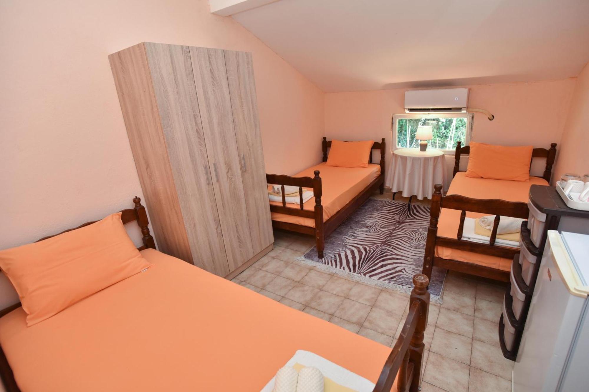 Vila Apartments Lidija Petrovac Buitenkant foto