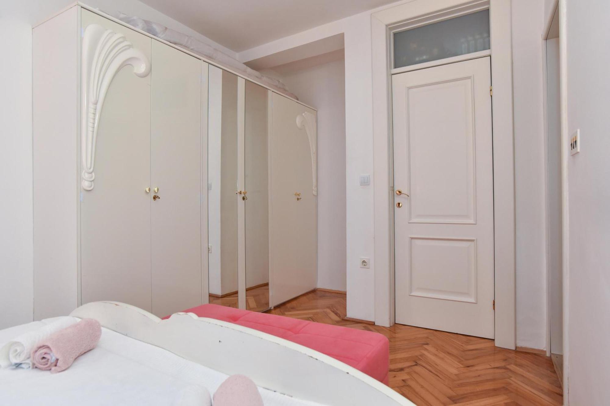 Vila Apartments Lidija Petrovac Buitenkant foto