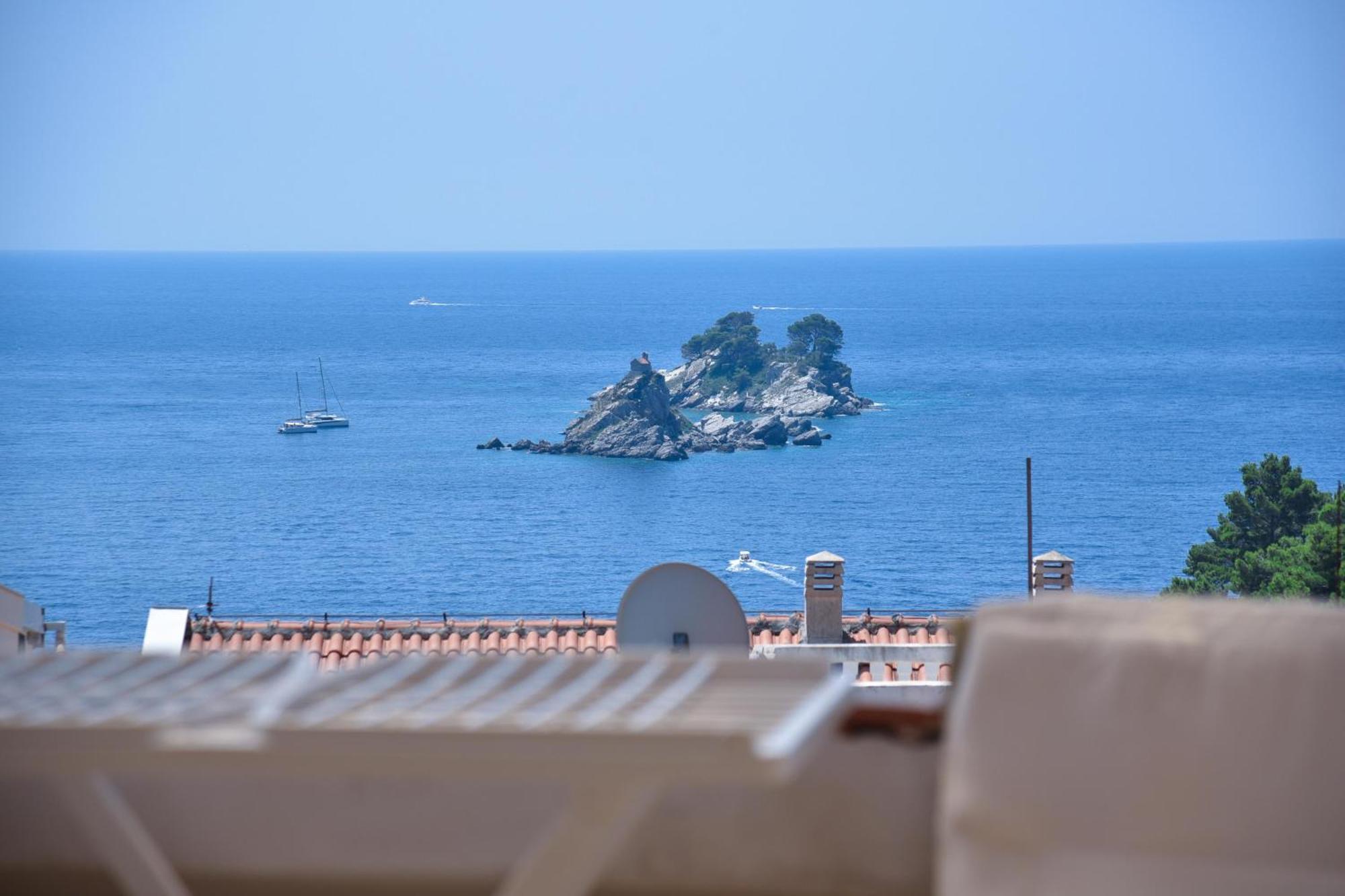 Vila Apartments Lidija Petrovac Buitenkant foto