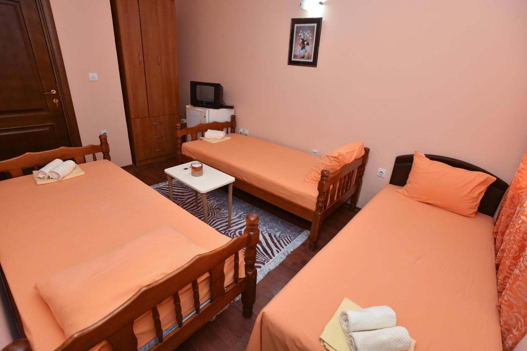 Vila Apartments Lidija Petrovac Buitenkant foto