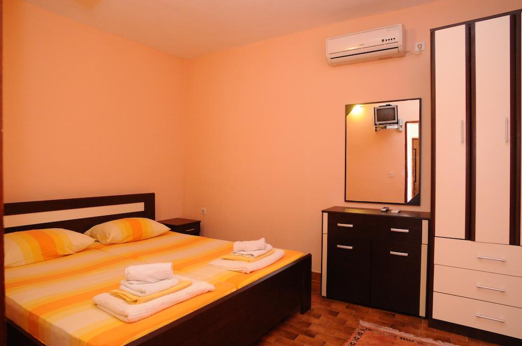 Vila Apartments Lidija Petrovac Kamer foto